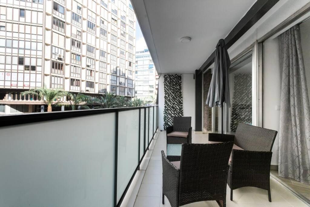 Espacioso Y Centrico Piso Con Zona Chill-Out Alicante Exterior photo